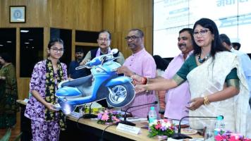 The verdict in Malegaon blast case came after 17 years, all 7 accused including Sadhvi Pragya Thakur were acquitted, BJP said Congress should answer saffron terrorism (1)-M71i4saV0D.jpg